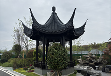 別墅庭院安裝什么涼亭好？別墅花園里搭配這套菠蘿格防腐木涼亭太漂亮了